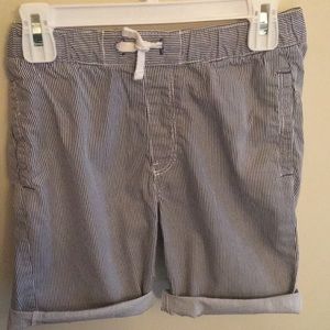 Boys H & M shorts size 8-9y